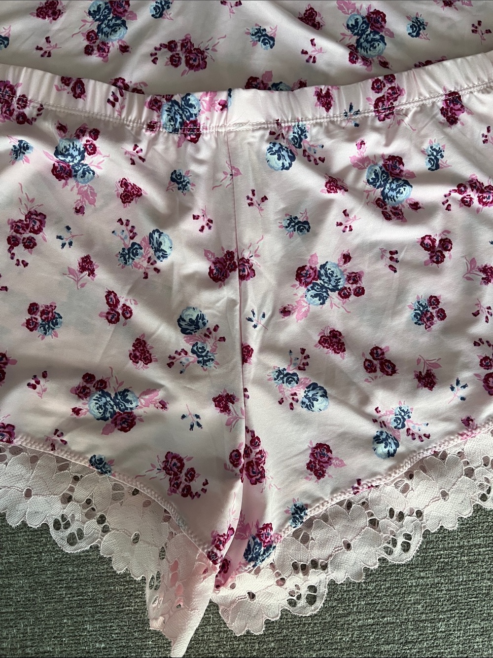 Jessica Simpson Pajama Set - Picture 7 of 11